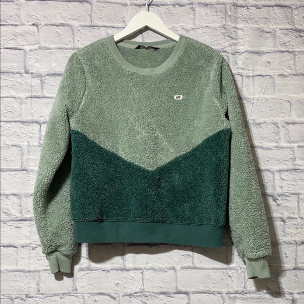 Abercrombie & Fitch Green Chevron Crew Neck Sweater